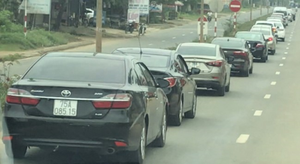 Giữa đại dịch Covid-19, PGĐ bệnh viện vẫn tổ chức đám cưới linh đình cho con