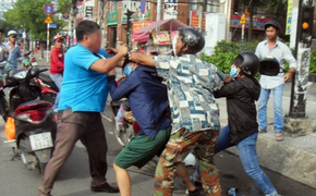 Đi tuyên truyền phòng dịch Covid-19, Tổ trưởng dân phố đánh nhau với dân