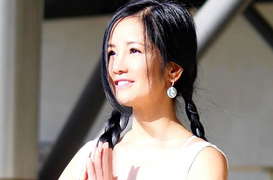 Khoe ảnh tập yoga, Hồng Nhung được khen trẻ như gái đôi mươi