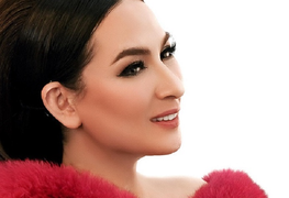 Phi Nhung động viên con gái làm y tá ở Mỹ