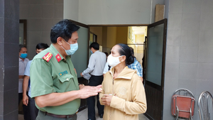 Nghẹn ngào lễ tang 2 chiến sĩ công an Đà Nẵng hy sinh