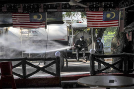 Malaysia phát hiện chuỗi 'siêu lây nhiễm' Covid-19 liên quan tới 40.000 người