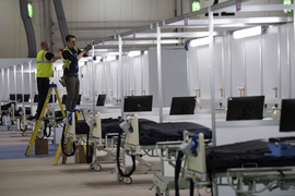 Bệnh viện dã chiến lớn nhất thế giới được xây dựng thần tốc ra sao trong 9 ngày?