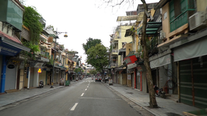 Video: Hà Nội vắng lặng và bình yên những ngày cách ly toàn xã hội