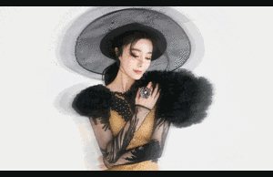 Phạm Băng Băng diện đồ 80.000 USD của NTK Tuyết Lê