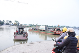 Hải Dương: Bến phà Tuần Mây hết cảnh trăm người chen chân giữa đại dịch Covid-19