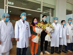 Chiều nay, 11 bệnh nhân Covid-19 được công bố khỏi bệnh