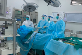 Những hy sinh thầm lặng của 'chiến sĩ áo trắng' trên tuyến đầu chống dịch