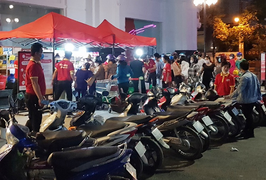 Sóc Trăng: Bày hàng bán trên vỉa hè, siêu thị VinMart gây tập trung đông người