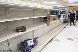 Giấy vệ sinh, khăn giấy 'quý' hơn thực phẩm ở Mỹ