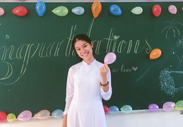 Nữ sinh lớp 11 'bắn tiếng Anh như gió' tuyên truyền phòng chống COVID-19