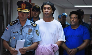 Nộp hàng triệu USD bảo lãnh, Ronaldinho thoát cảnh ngồi tù