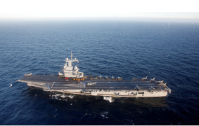 Hàng chục thủy thủ nghi mắc COVID-19, tàu sân bay Pháp quay đầu về cảng 