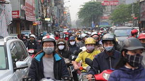 Chính phủ nghe báo cáo việc người dân đổ ra đường ngày càng đông