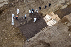 New York thuê lao động tạm thời ra đảo chôn người chết vì COVID-19 