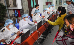 Xét nghiệm COVID-19 cho tất cả hành khách đến ga Sài Gòn