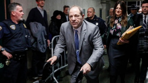 Trùm Hollywood Harvey Weinstein khỏi COVID - 19 trong tù