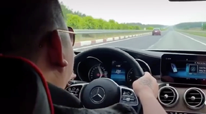 Xác minh clip tài xế Mercedes 'khoe' phóng tốc độ 234km/h trên cao tốc