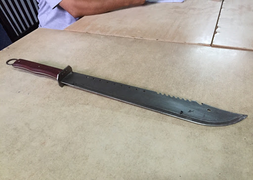 Bắt chủ quán cà phê cầm mã tấu rượt chém tổ công tác phòng, chống dịch COVID-19