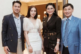 Cuộc tình mặn nồng của Phillip Nguyễn - Linh Rin sau 7 tháng công khai