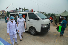 Điều 15 đội phản ứng nhanh tới hỗ trợ thôn Hạ Lôi dập dịch COVID-19