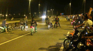 Bị yêu cầu dừng xe, nam thanh niên tông thẳng vào chiến sĩ cảnh sát