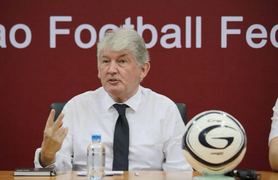 Cựu HLV tuyển nữ Việt Nam: 'Cấm vĩnh viễn cầu thủ bán độ'