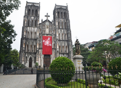 Ảnh: Các nhà thờ Hà Nội vắng lặng dịp Lễ Phục sinh