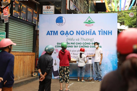 Ảnh: Cây 'ATM gạo' miễn phí cho người nghèo đầu tiên ở Tây Nguyên