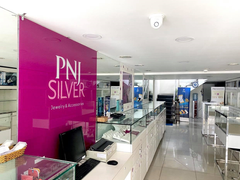 Giá vàng tăng 'dựng đứng', lượng mua online tăng 'chóng mặt'