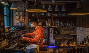 COVID-19: Vũ Hán dỡ bỏ phong tỏa, người lao động vẫn bị mắc kẹt