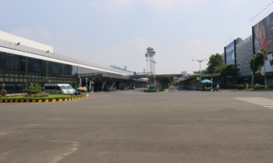 Sân bay Tân Sơn Nhất vẫn đìu hiu trong ngày cuối cách ly toàn xã hội