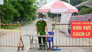 Kiến nghị 12 tỉnh, thành có 'nguy cơ cao' tiếp tục cách ly đến 22/4