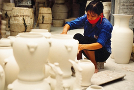 Tiếp tục cách ly xã hội: 'Áp dụng thiếu linh hoạt sẽ làm hại sản xuất'