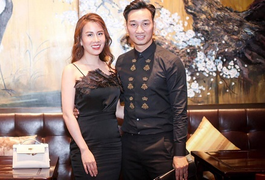 Người vợ bỏ làm tiếp viên hàng không, sinh đôi 2 bé trai cho MC Thành Trung