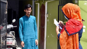 Lên tuyến đầu chống COVID-19, nhân viên y tế Ấn Độ nhận lương 10.000 đồng/ngày