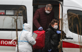 Số người mắc COVID-19 ở Nga tăng báo động, công dân Trung Quốc tự cách ly