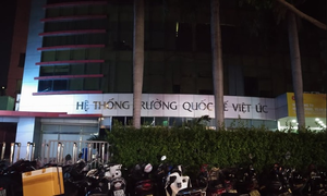 Học sinh đang nghỉ dịch, Trường Việt Úc vẫn thu thêm tiền giữ chỗ năm học mới