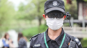 Trung Quốc tạo ra kính thông minh phát hiện người mắc COVID-19