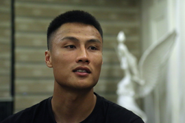 Video: Mạc Hồng Quân chạy bộ, đạp xe duy trì thể lực mùa COVID-19