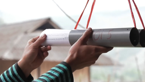 Học sinh miền núi Yên Bái học 'trực tuyến' qua ống nhựa mùa dịch COVID-19