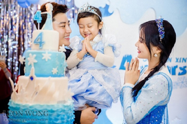 Bị tẩy chay vì ngoại tình với em kết nghĩa, Lý Tiểu Lộ bán hàng online