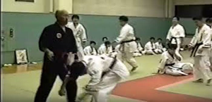 Cao thủ võ truyền điện bị võ sĩ MMA hạ đo ván