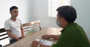 Bắt nam thanh niên chuyên cướp giật điện thoại, dây chuyền của học sinh