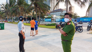 Đà Nẵng tiếp tục đóng cửa biển, dừng hoạt động vận tải công cộng đến 30/4