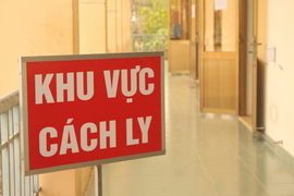 Phi công người Anh viêm phổi do nấm