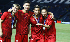 Lộ mức lương khủng bầu Đức trả Tuấn Anh, Văn Toàn?