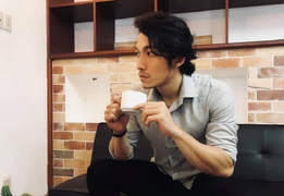 Nghệ sĩ Việt: 'Không nên tụ tập, ăn mừng đẩy lùi dịch COVID-19'