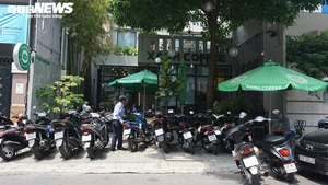 Quán cà phê, tiệm cắt tóc tại TP.HCM đông khách ngày đầu hết cách ly