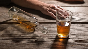 Mẹ con tôi khổ với ông bố nát rượu, lắm điều